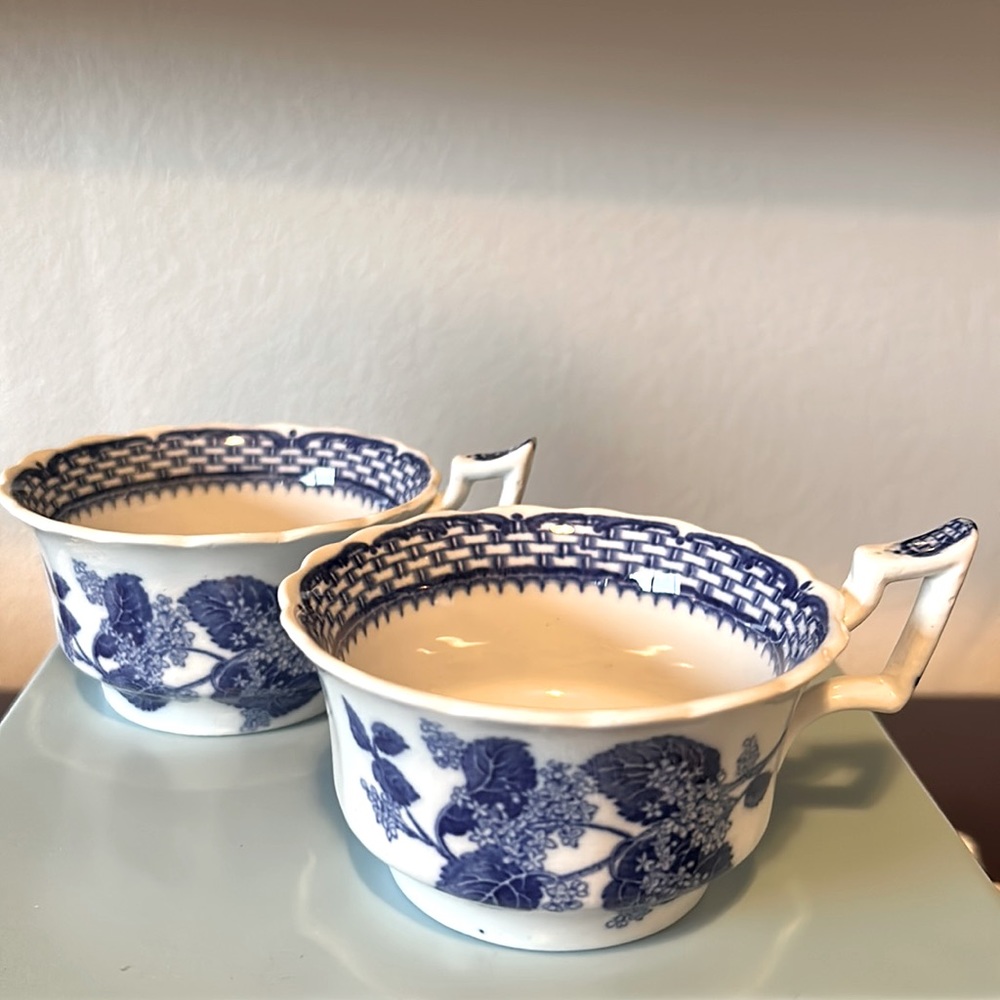 Antique Cauldon England Blue & White Coffee Tea Mugs Ruskin Pattern